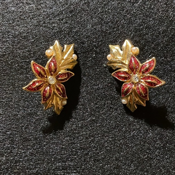 Vintage Avon Poinsettia Pin & Earrings. - Picture 5 of 5